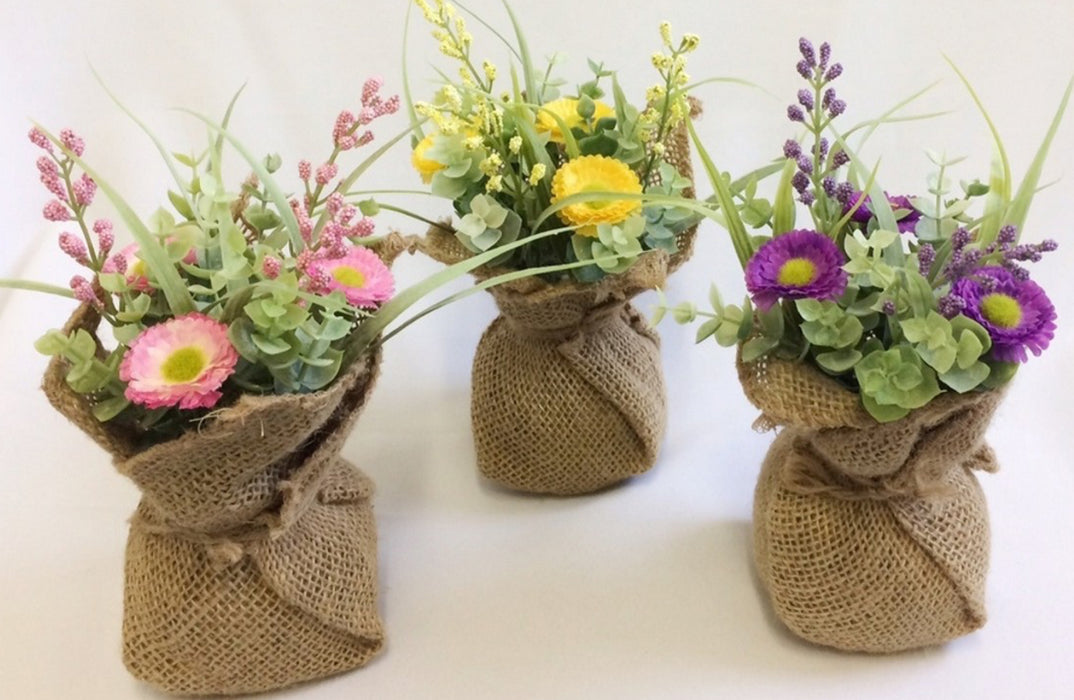 Daisy Flower Hessian Centre Piece