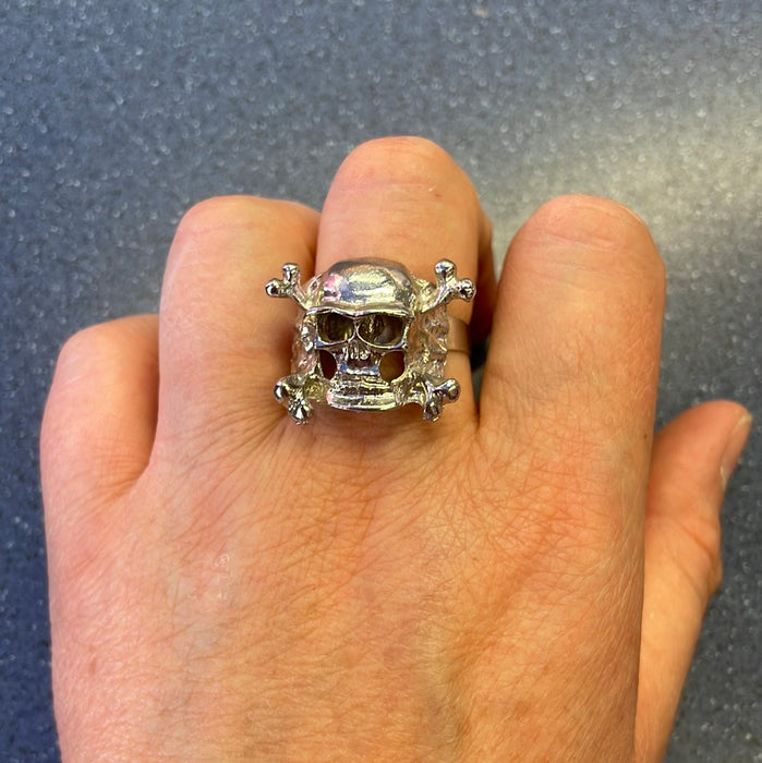 Ring - pirate skull and crossbones